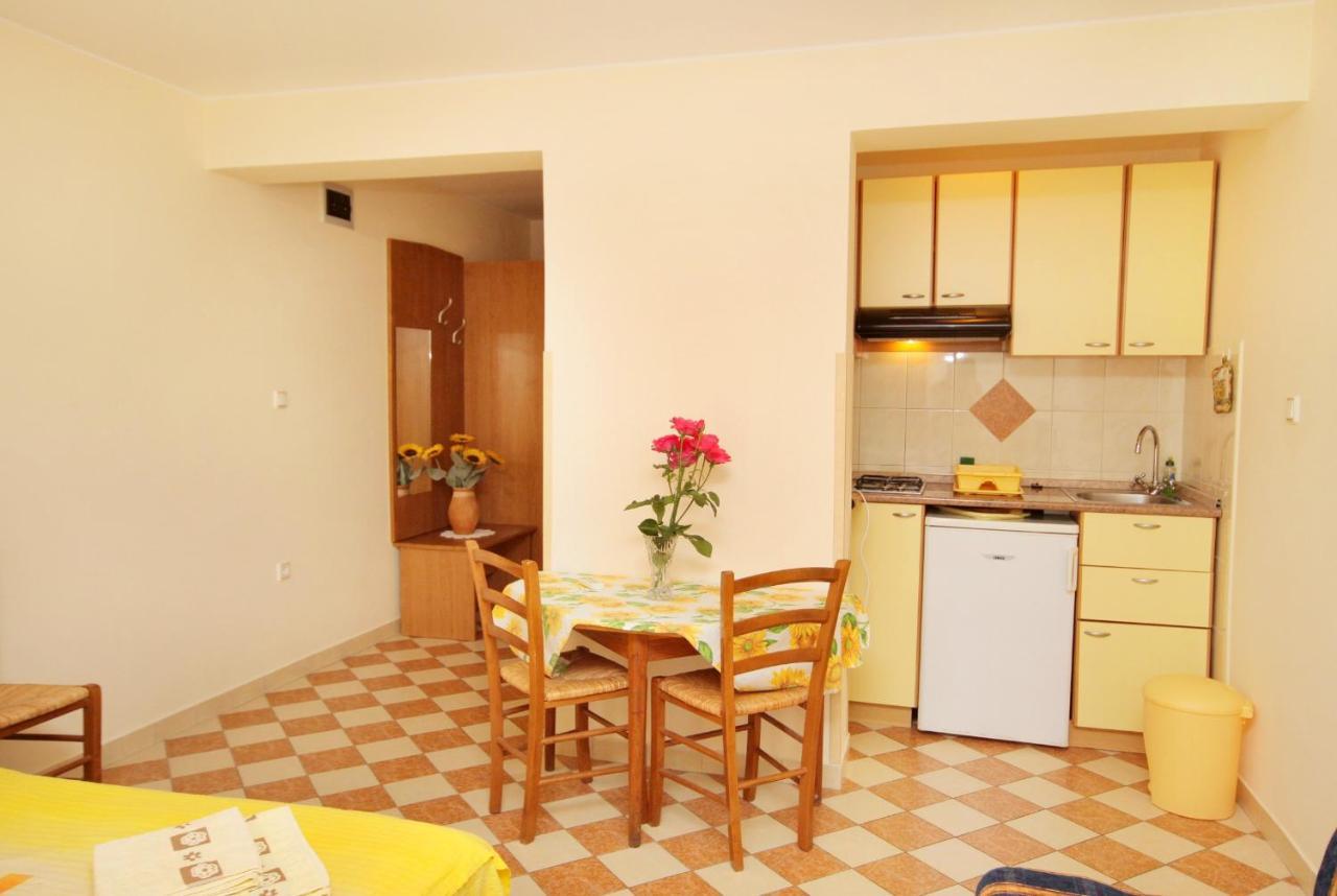 Apartments By The Sea Crikvenica - 2354 Екстер'єр фото